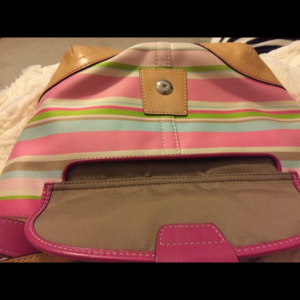Coach Spring Time Purse - Picture 4 of 8